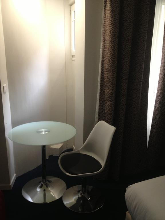 Hotel Savoy Paris Room photo
