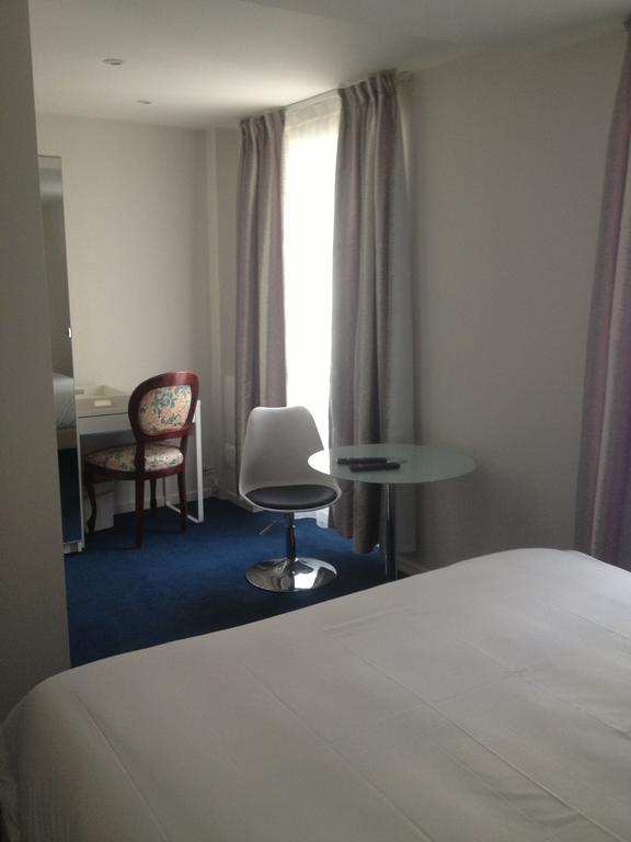 Hotel Savoy Paris Room photo