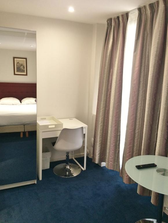 Hotel Savoy Paris Room photo